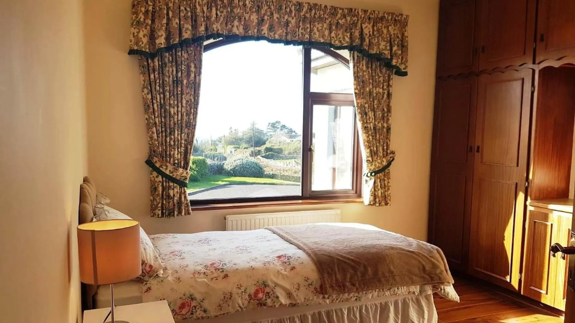 Pooreen House Inverin 0*,  Ireland