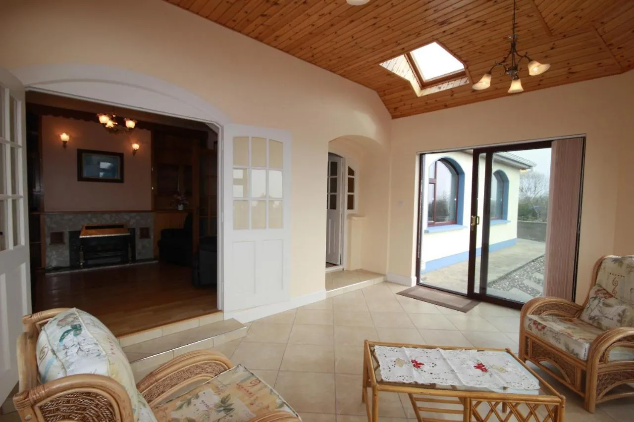 Holiday home Pooreen House Inverin